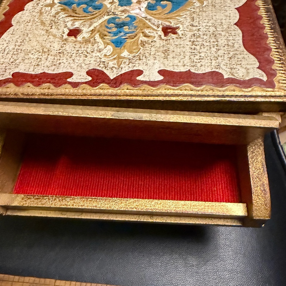 Vintage Italian Florentine Piano Music/Jewelry Box- works - Picture 8 of 9